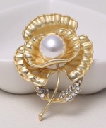 Broche - guld blomst med perle